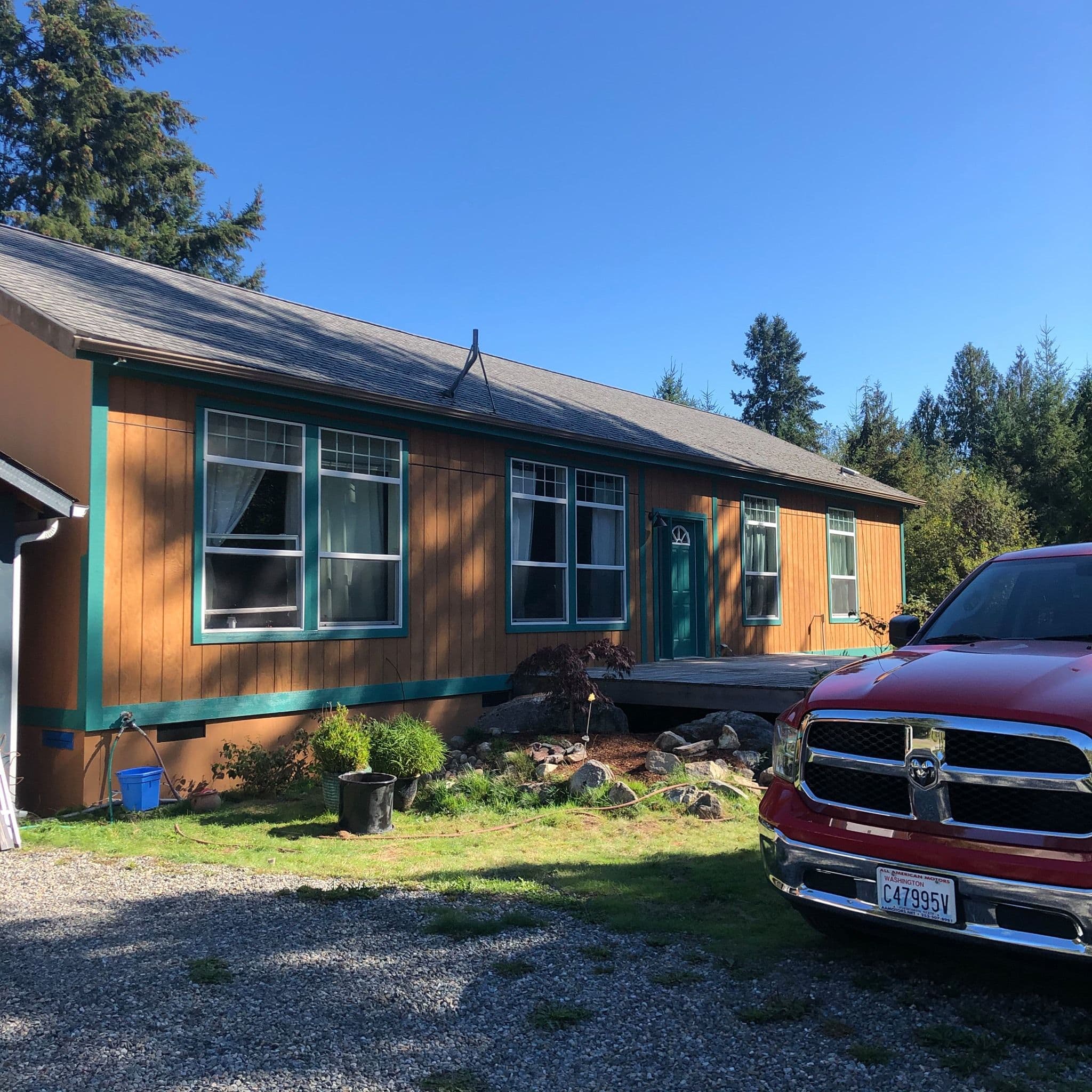 Complete Exterior Transformation – Siding, Paint & Trim Overhaul