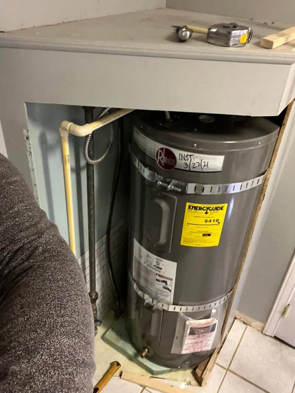 Post-Water Heater Cleanup & Baseboard Refresh – Move-In Ready